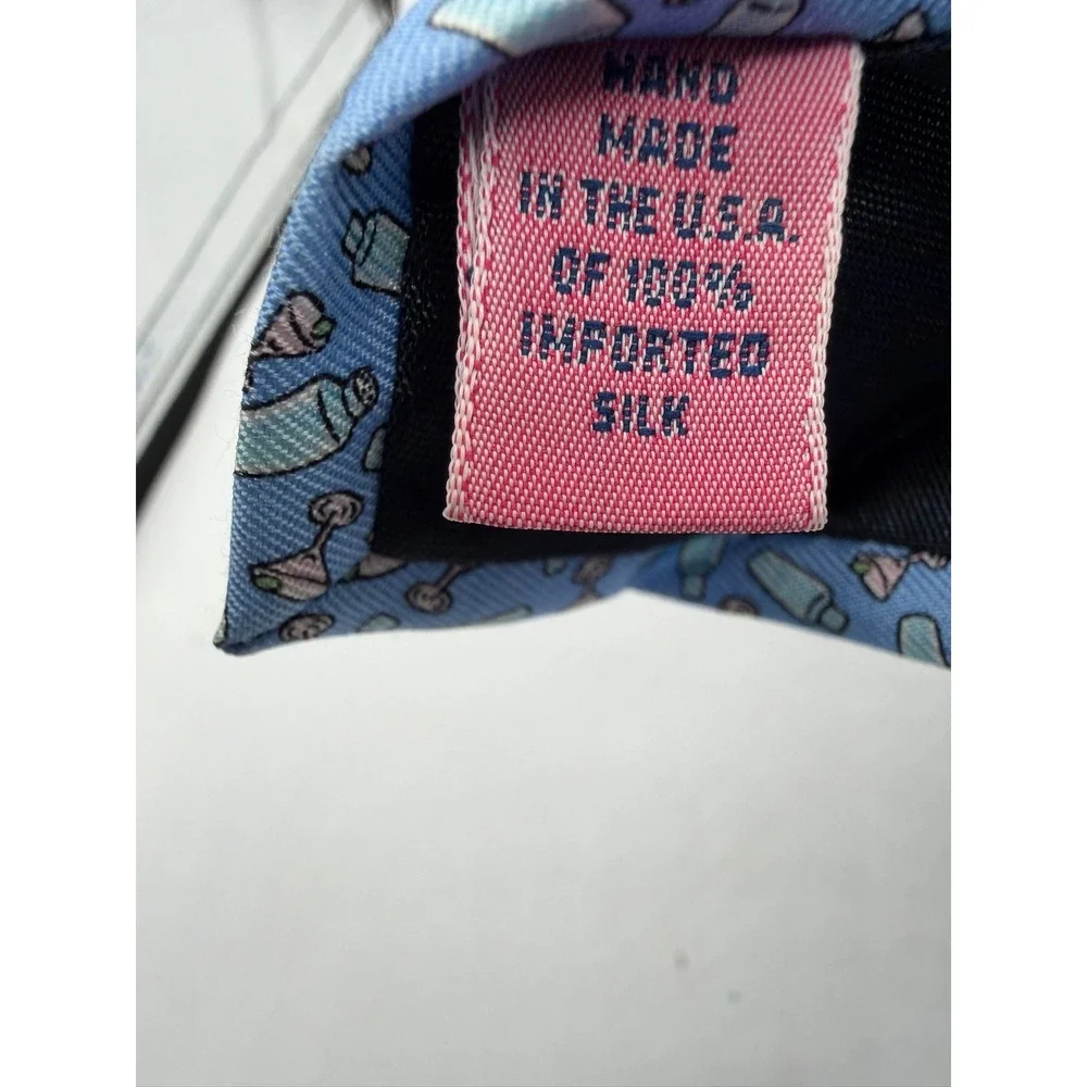 Vineyard Vines Mens Silk Tie Blue Martini Cocktail Shaker Barware Print 2003577
